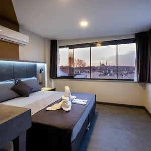 2* Otel The Queen