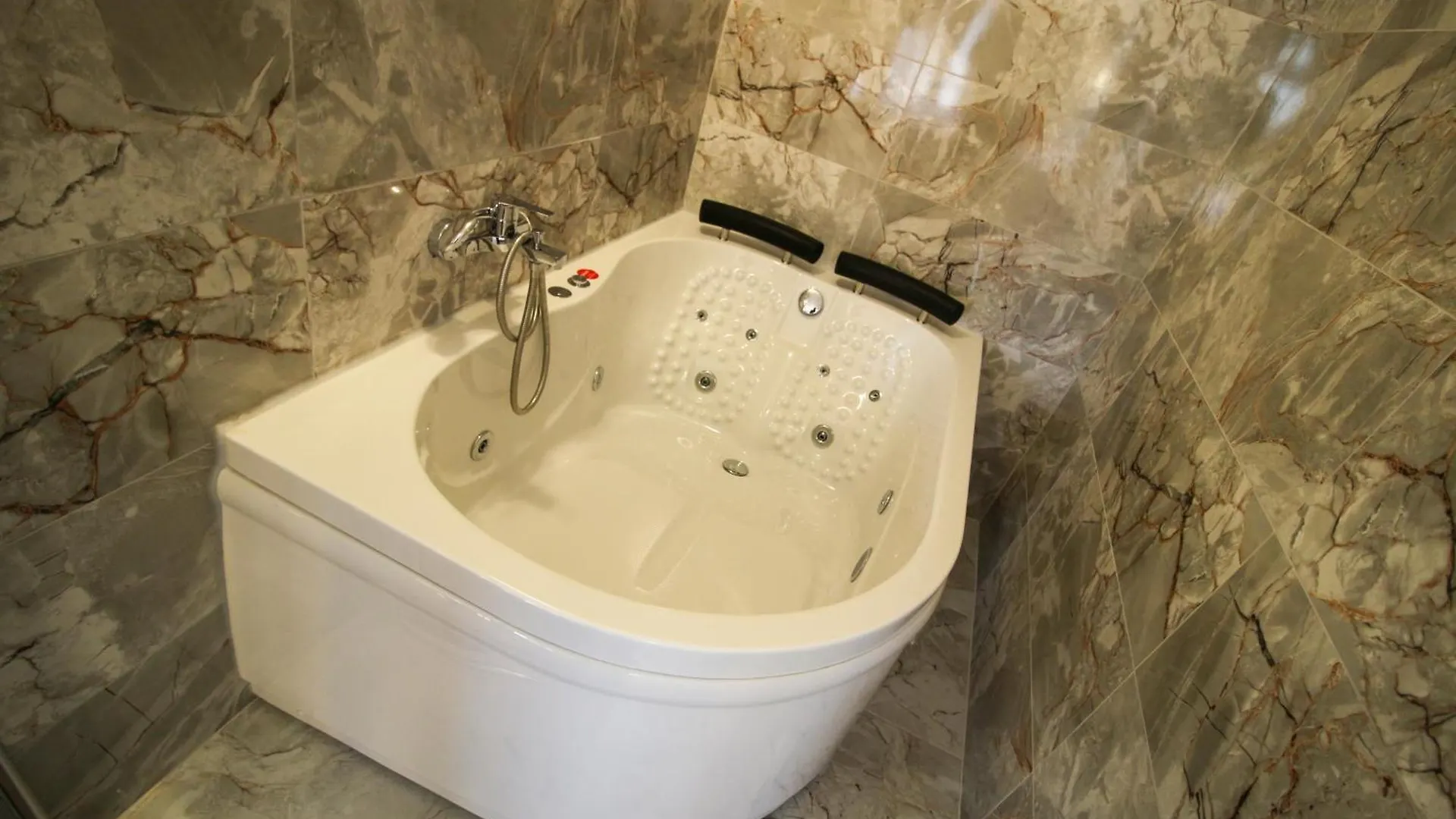 Kaya Hotel Saw 0*, İstanbul