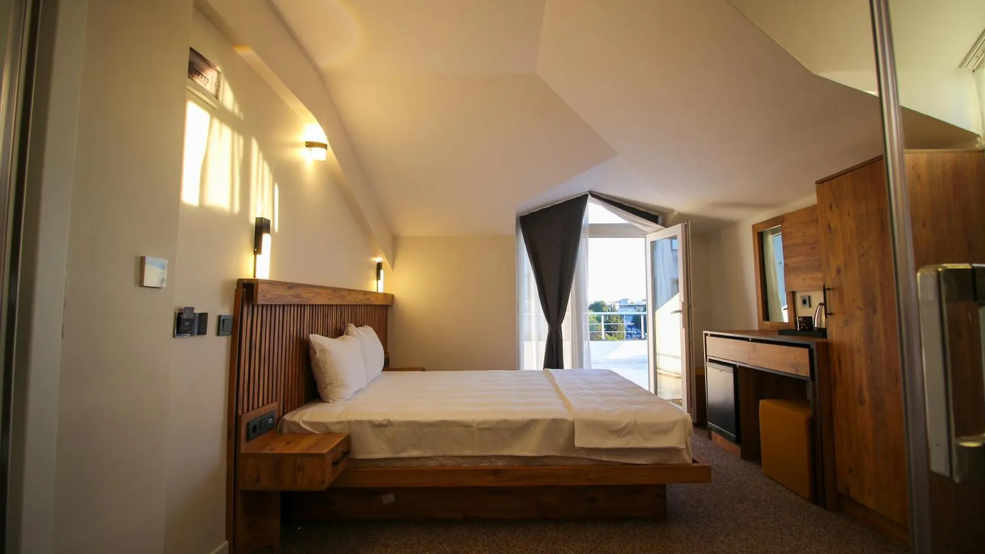 Kaya Hotel Saw